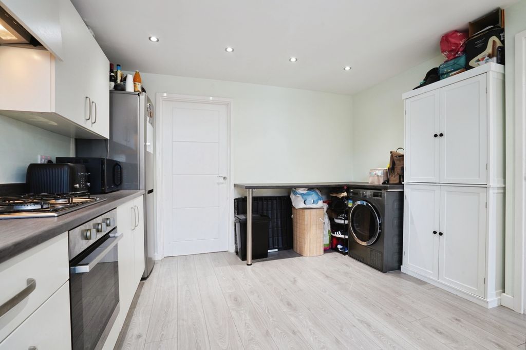 Property photo 2 of 15 Kitchen