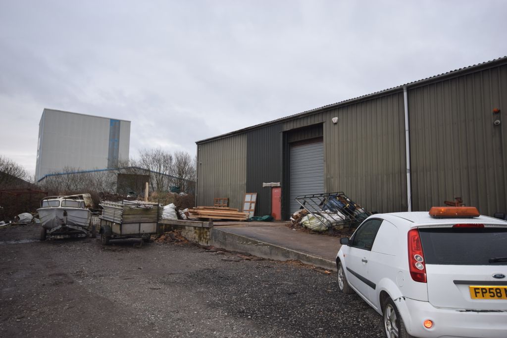 Property photo 2 of 6 Outside