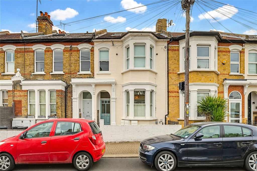 Property photo 3 of 8 Picture No. 18