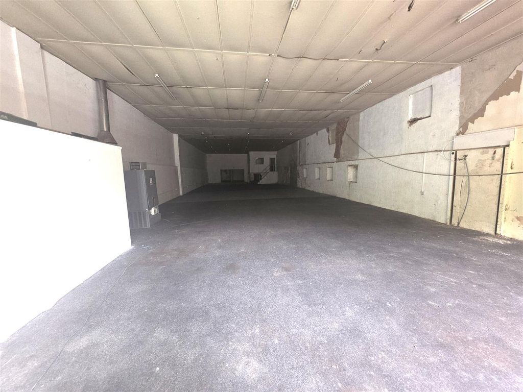 Property photo 2 of 5 Unit