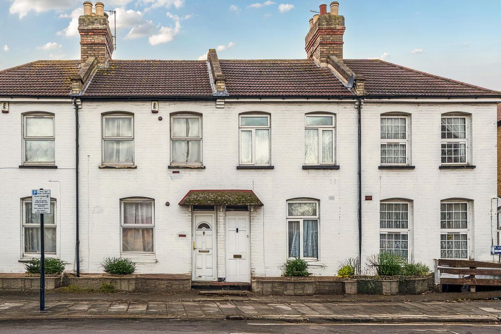 Property photo 1 of 10 Front (Exterior)