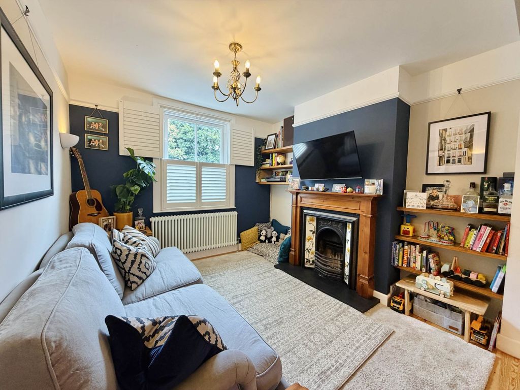 Property photo 2 of 10