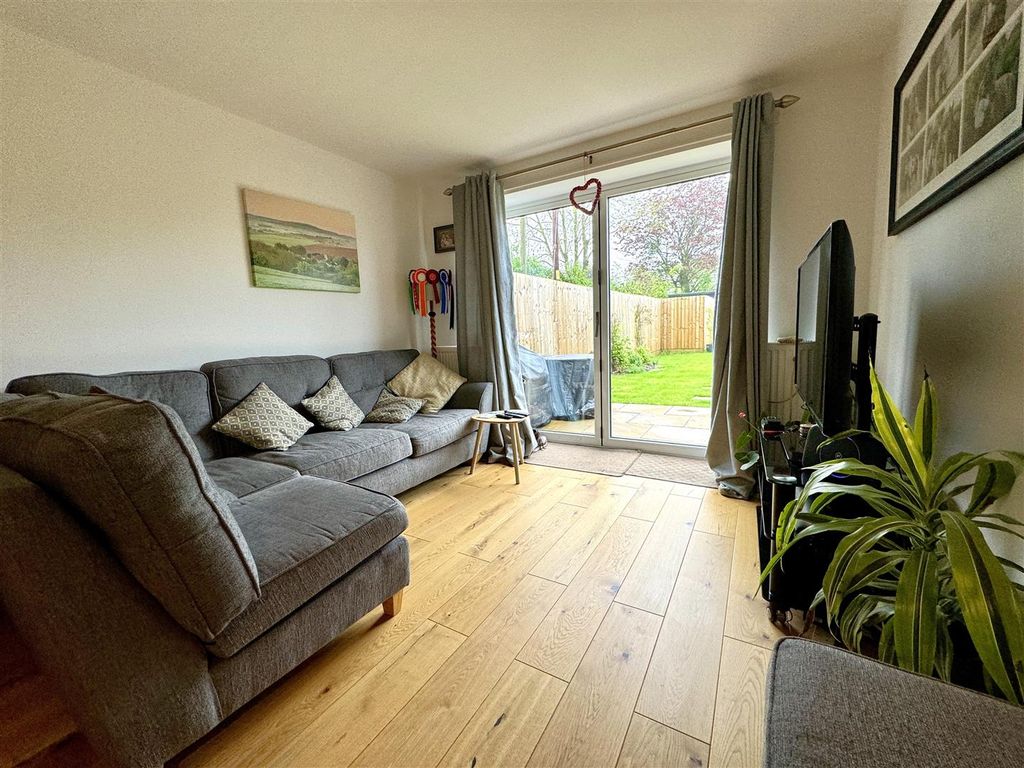 Property photo 3 of 11