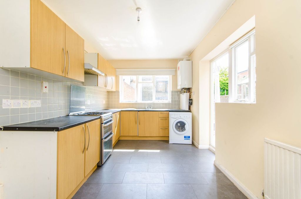 Property photo 1 of 5