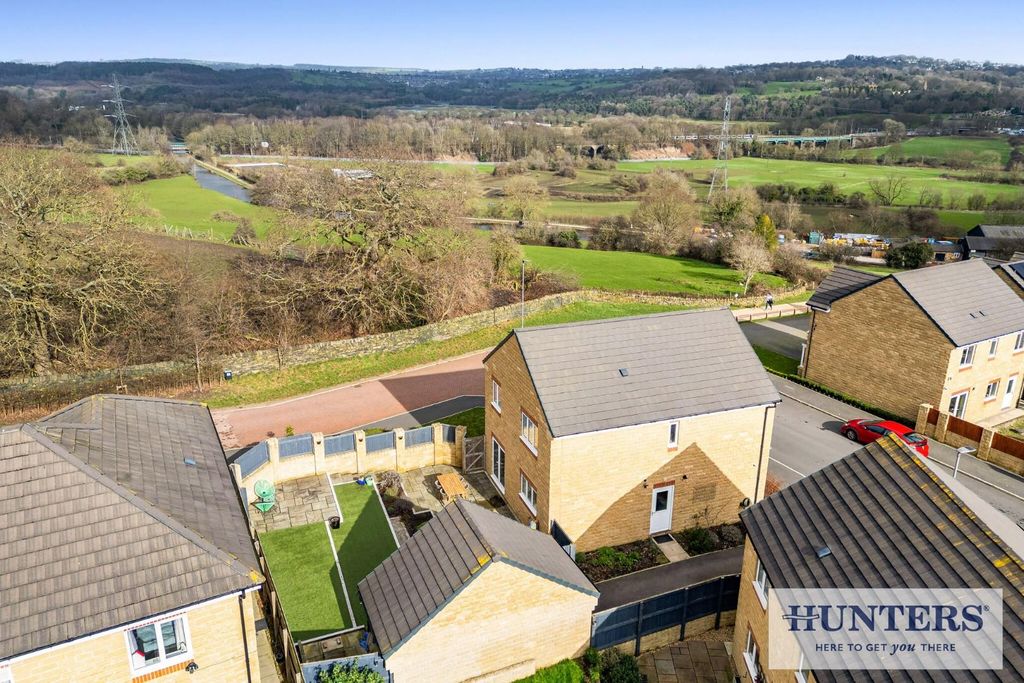 Property photo 2 of 40 102842_7 Priestley Crescent-11 - Copy_Low.Jpg