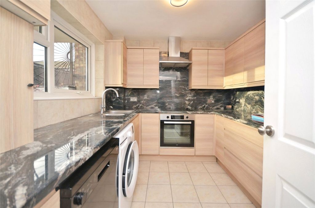 Property photo 3 of 8 Picture No. 08