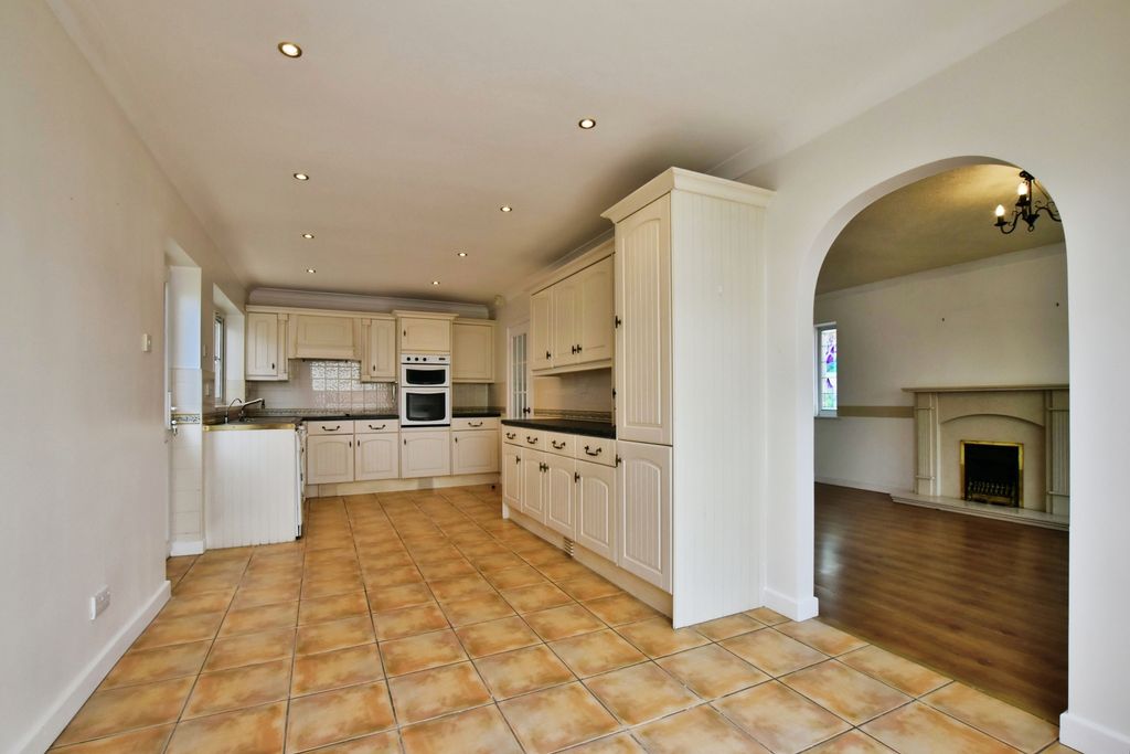 Property photo 1 of 20 Kitchen Diner