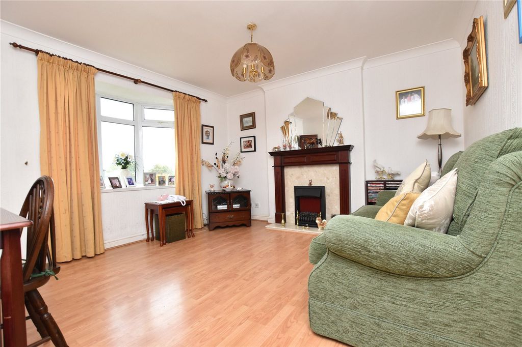 Property photo 2 of 17 Picture No. 11