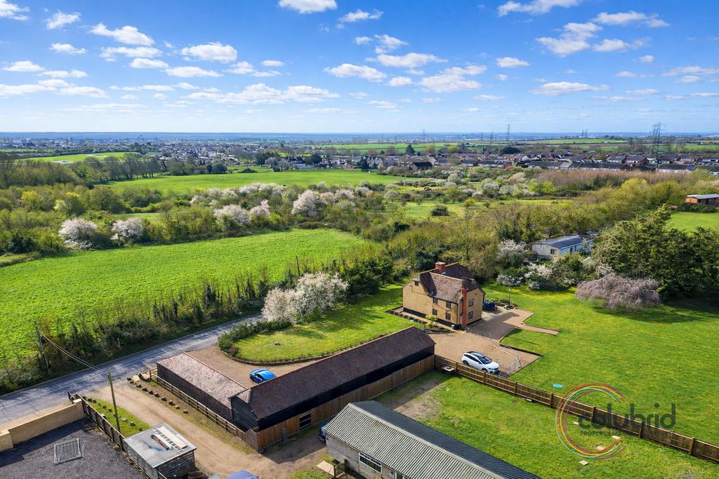 Property photo 3 of 23