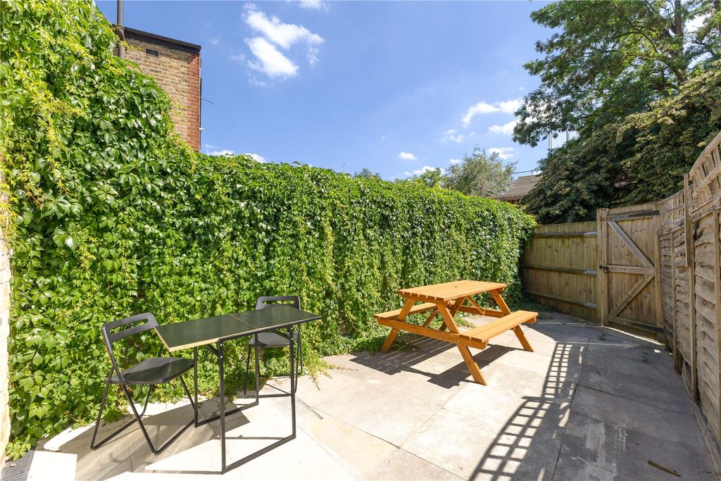 Property photo 3 of 8 Picture No. 13