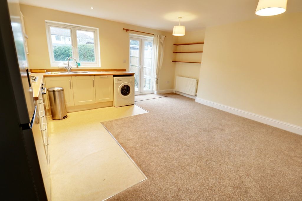 Property photo 3 of 12 4717782