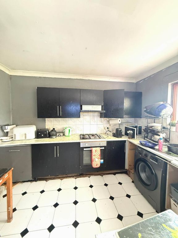 Property photo 2 of 4