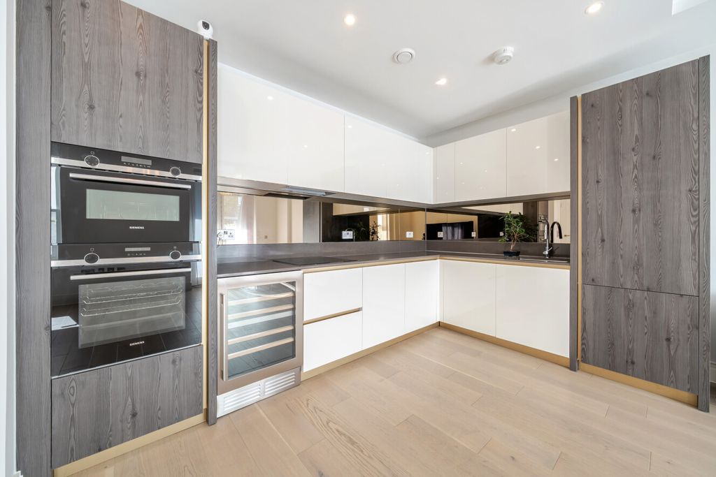 Property photo 3 of 17 1459147-1-6A03012...