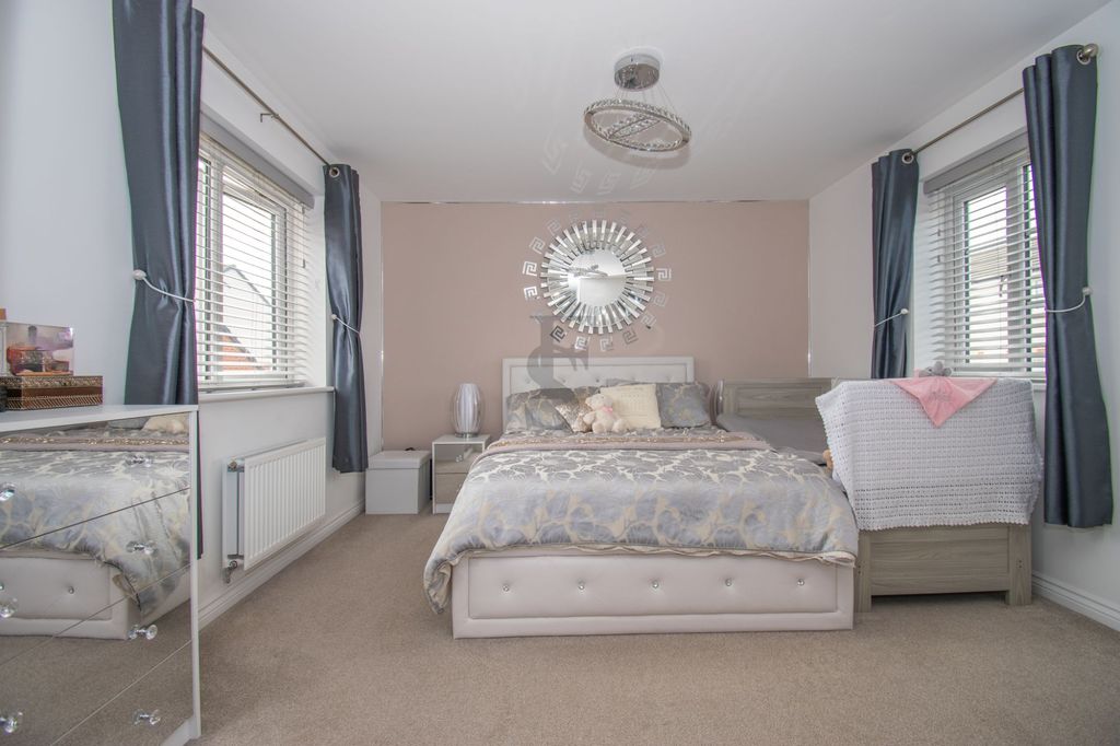 Property photo 2 of 18