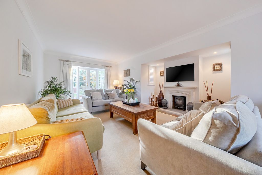 Property photo 2 of 24