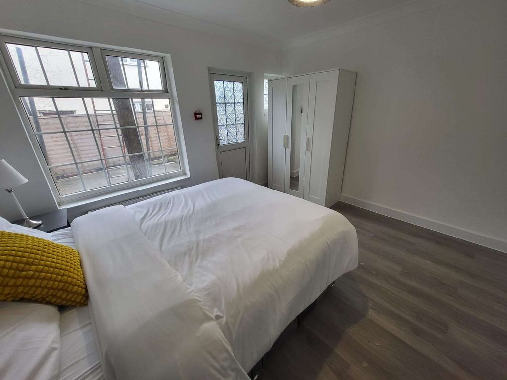 Property photo 2 of 22 Gallery