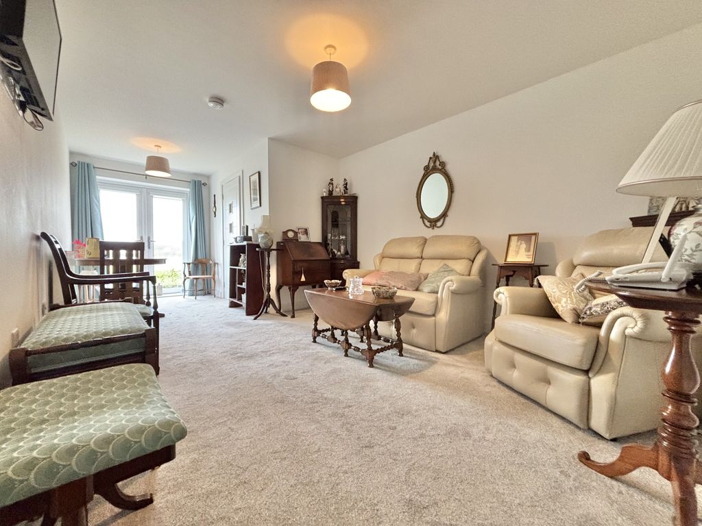 Property photo 2 of 13