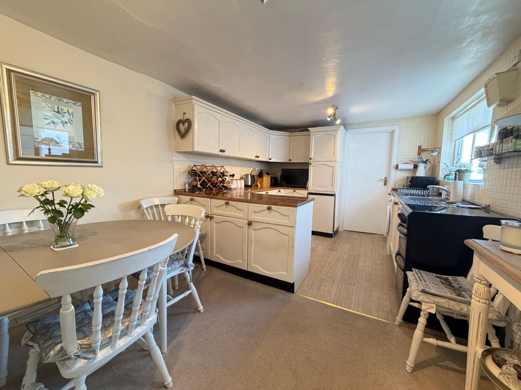 Property photo 3 of 9 Img_2847