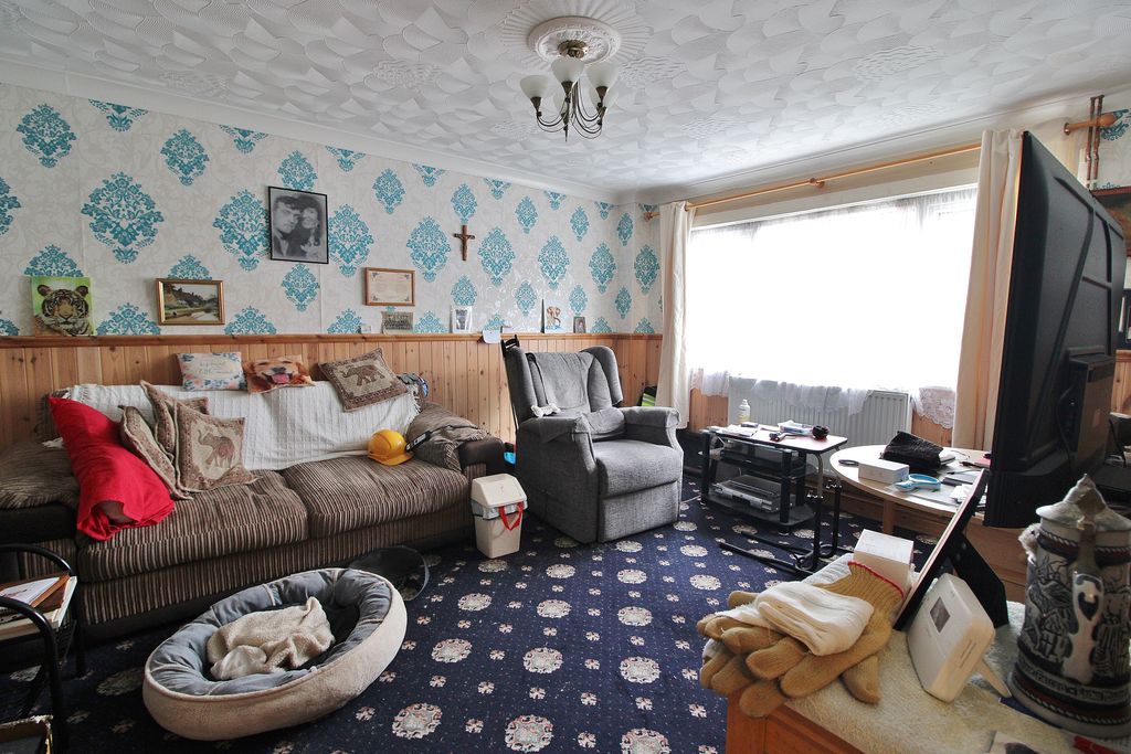 Property photo 3 of 12