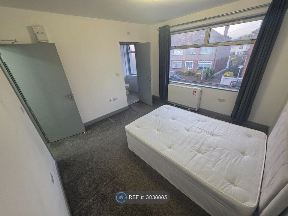 Property photo 2 of 6