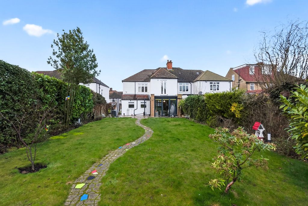 Property photo 2 of 16 Garden