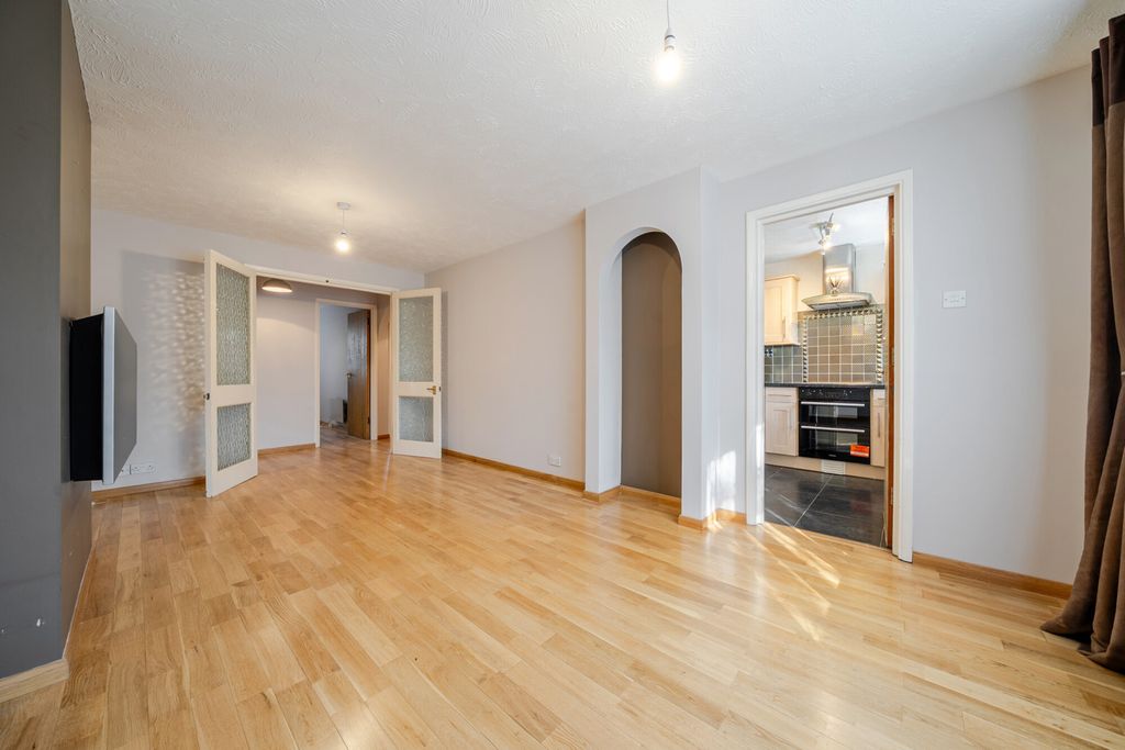 Property photo 3 of 22 1422403-17-69A6Bf...