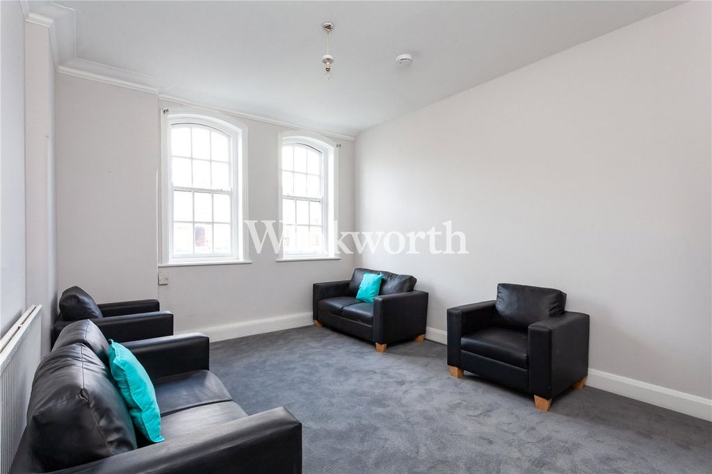 Property photo 3 of 10 Picture No. 12