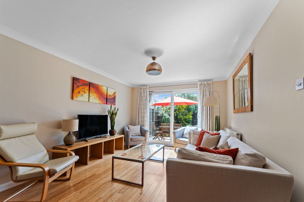 Property photo 2 of 13 Rowan Close (9)