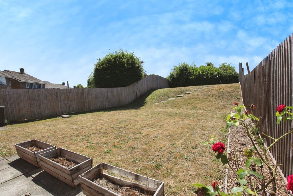 Property photo 2 of 20