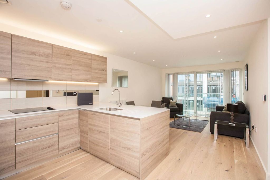 Property photo 3 of 6