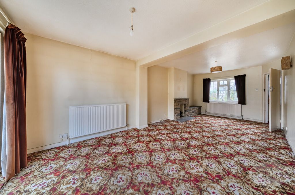 Property photo 3 of 14 E1d177d2-593d-487...
