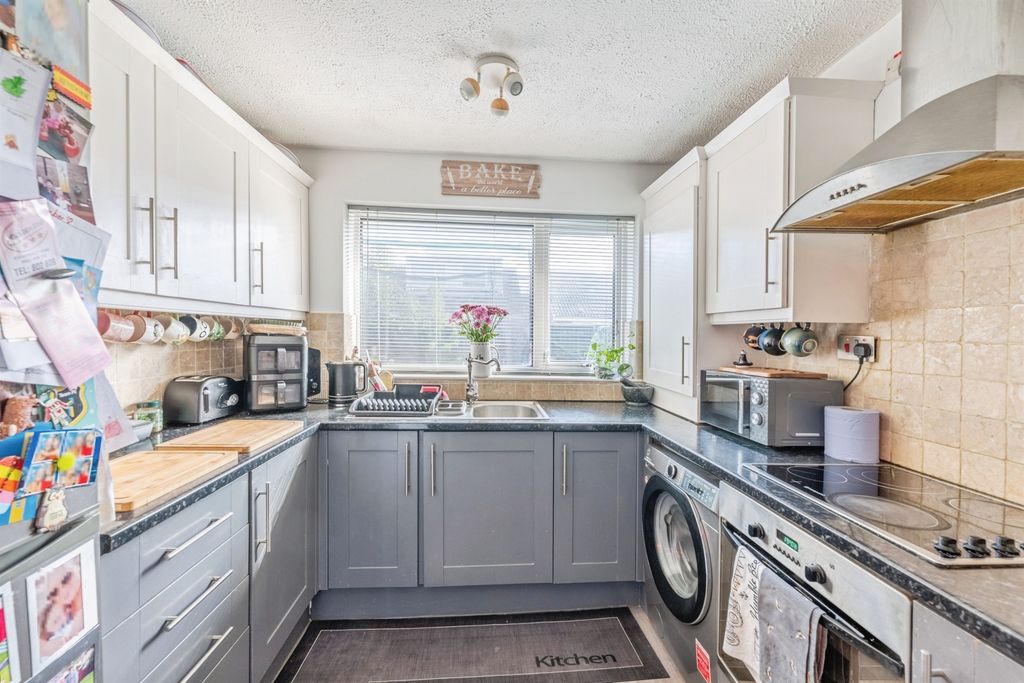 Property photo 3 of 16