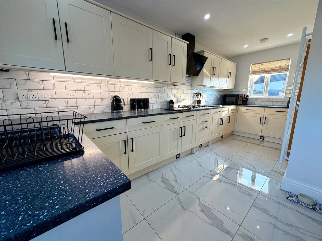 Property photo 2 of 35 Picture No. 64