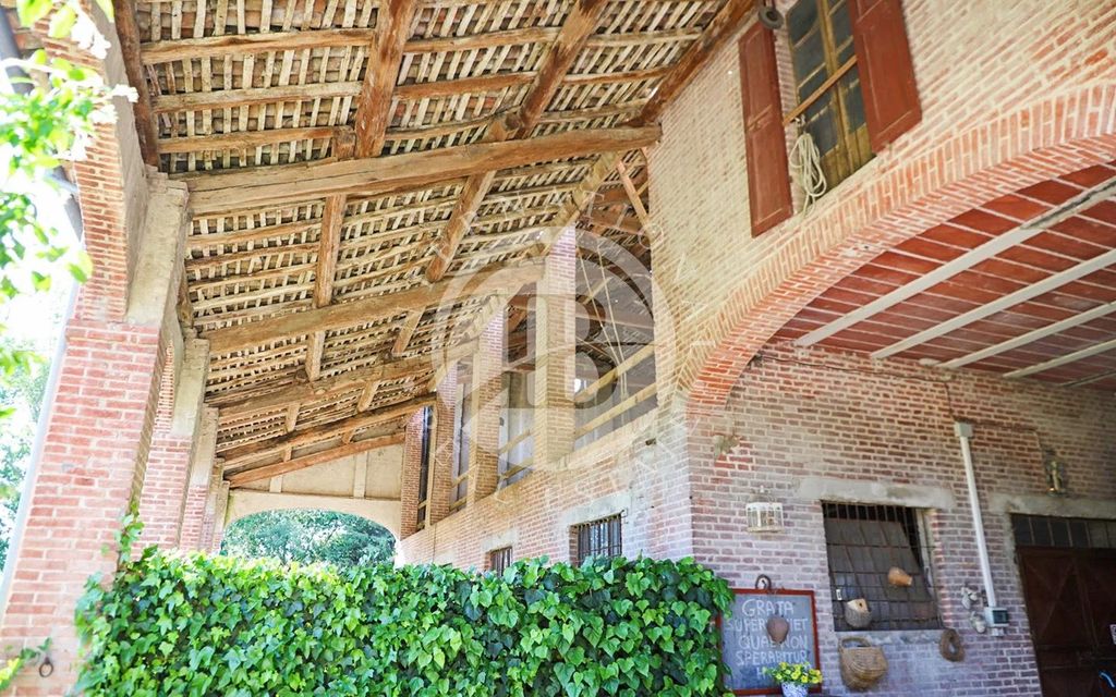 Property photo 3 of 32