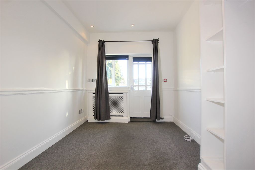 Property photo 1 of 5 Room.Jpg
