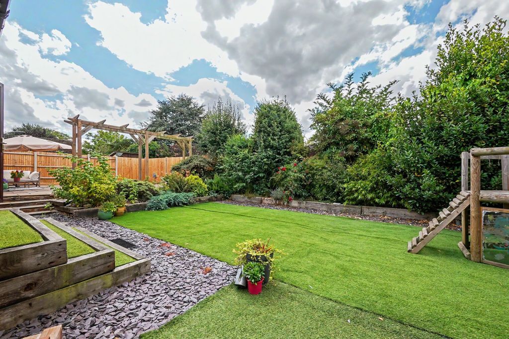 Property photo 2 of 29