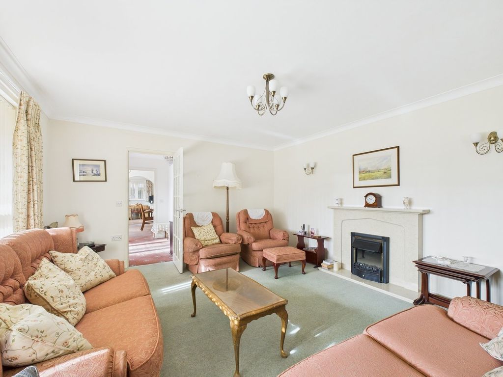 Property photo 3 of 27
