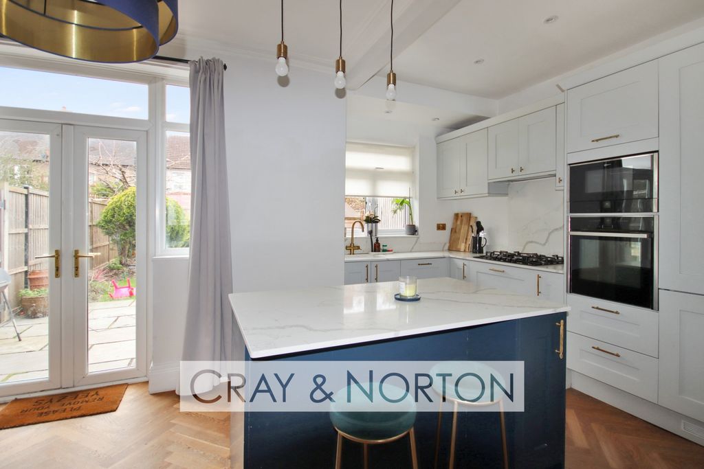 Property photo 2 of 12 Photo 5