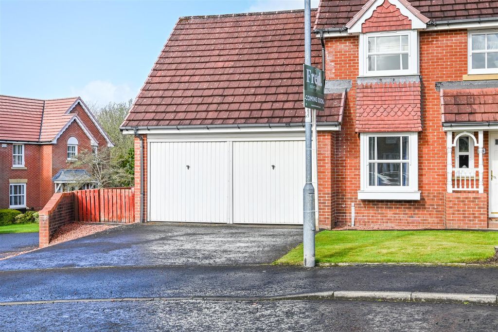 Property photo 2 of 35