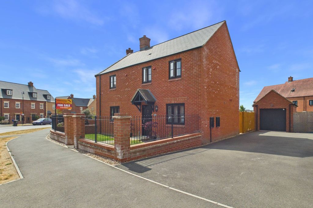 Property photo 1 of 26
