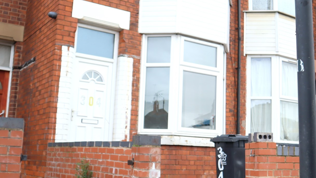 Property photo 2 of 35