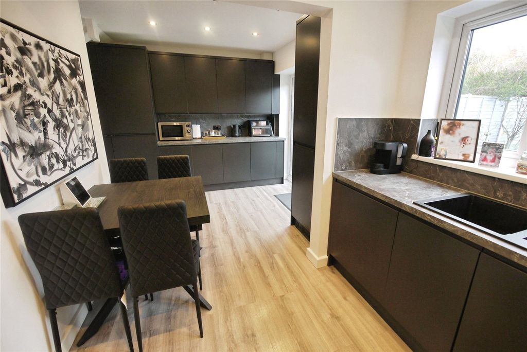 Property photo 2 of 14 Kitchen/Dining Room