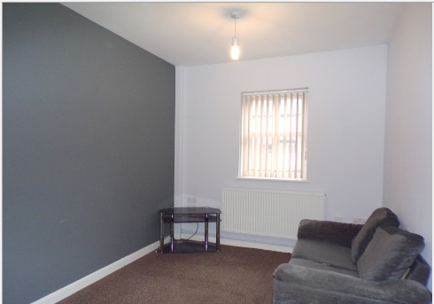 Property photo 2 of 4 Livingroom