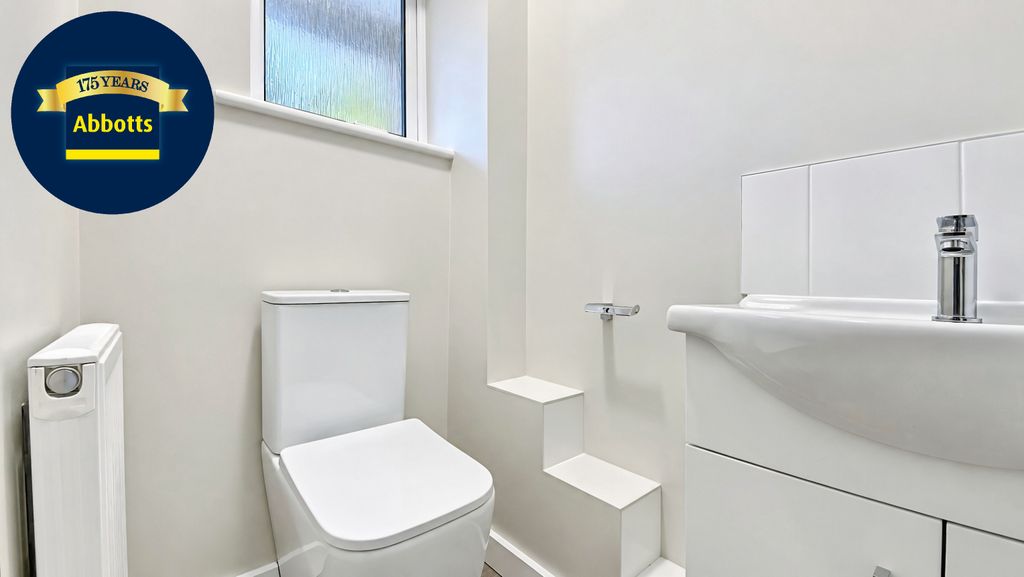 Property photo 3 of 11