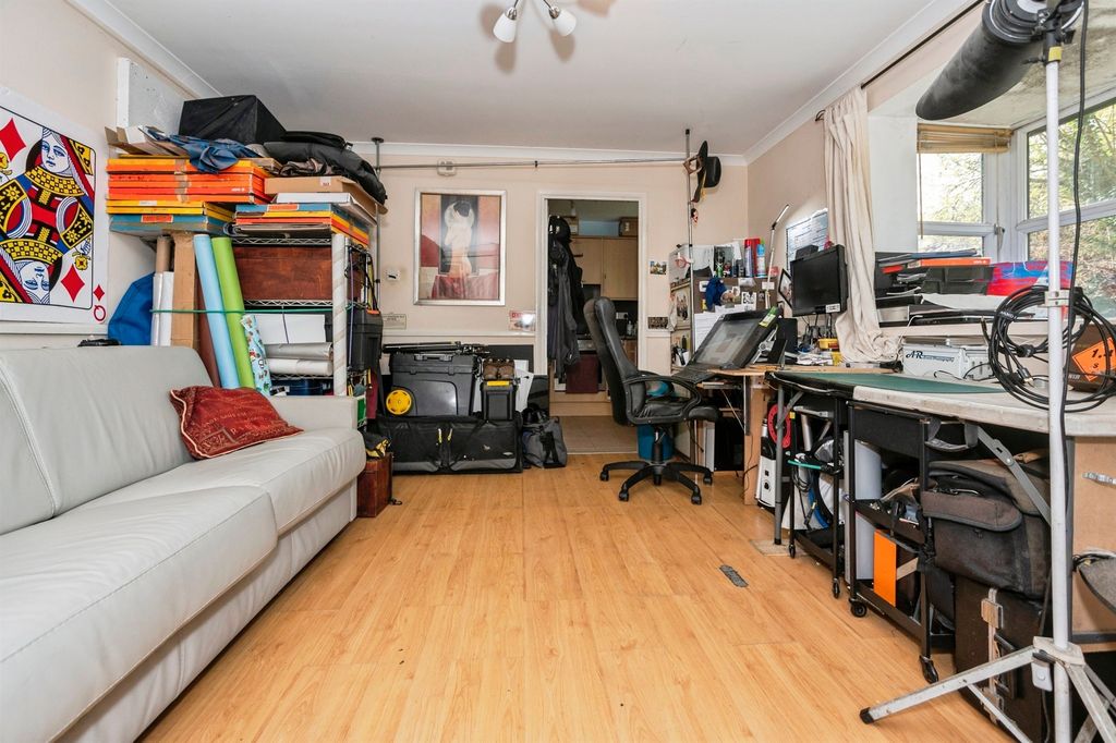 Property photo 3 of 8