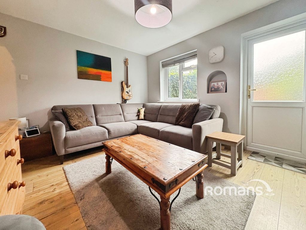 Property photo 3 of 11 Pbox-Img.Jpg