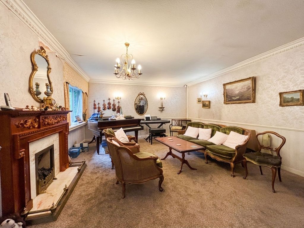 Property photo 3 of 19