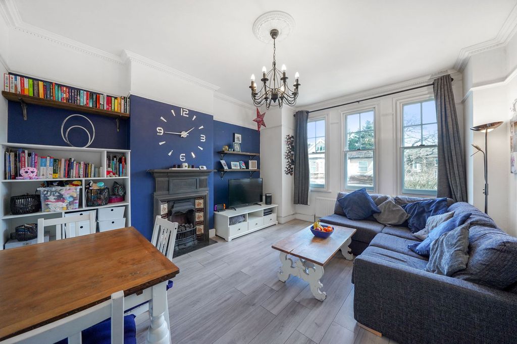 Property photo 2 of 8 Flat 2, 34 Moreton Road - 28Ophi1Go1Mwfjxfzxtt