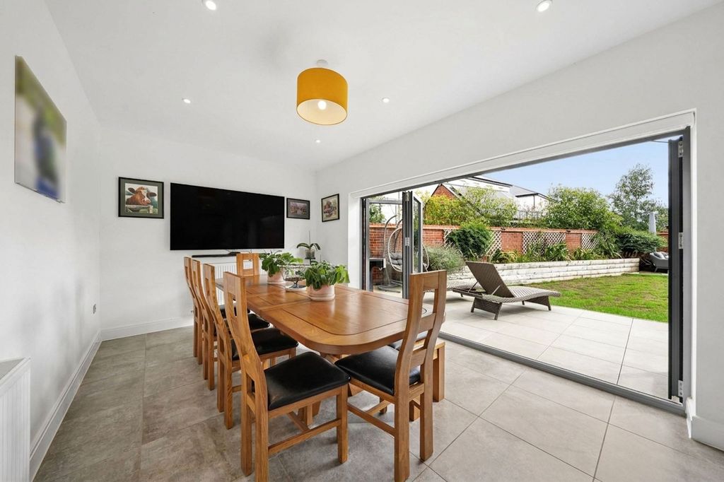 Property photo 2 of 37