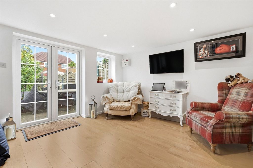 Property photo 1 of 16 Garden Room